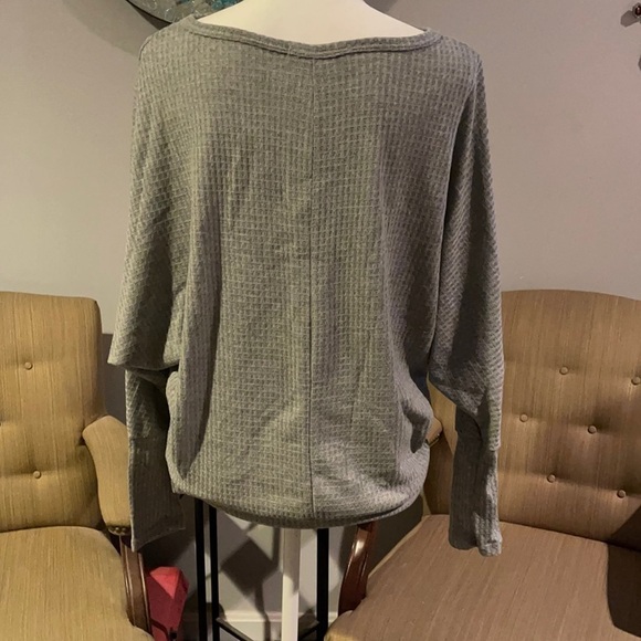 REBORN J grey thermal drop shoulder super cute top - Picture 5 of 5